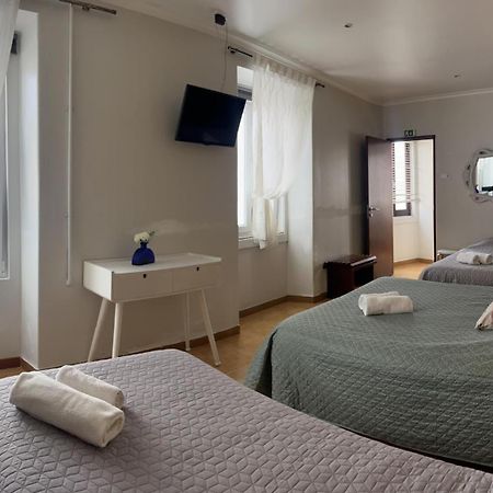 Residencia Aviz Hotel Peniche Bagian luar foto