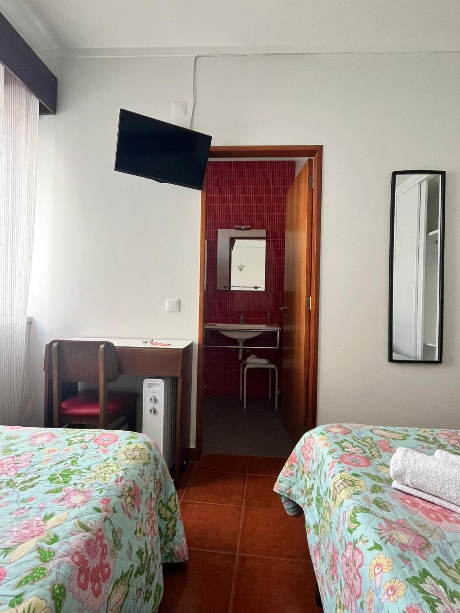 Residencia Aviz Hotel Peniche Bagian luar foto