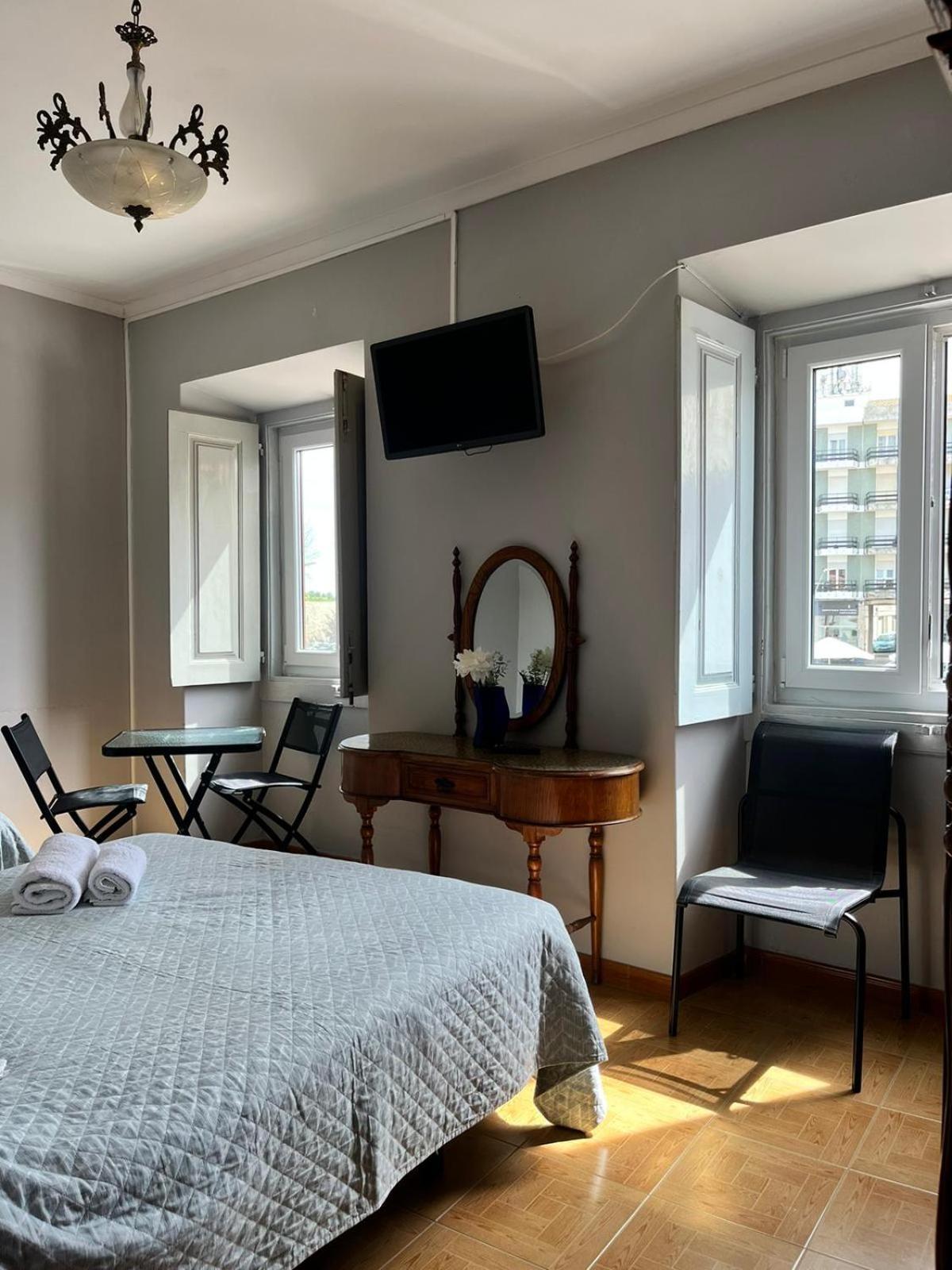 Residencia Aviz Hotel Peniche Bagian luar foto