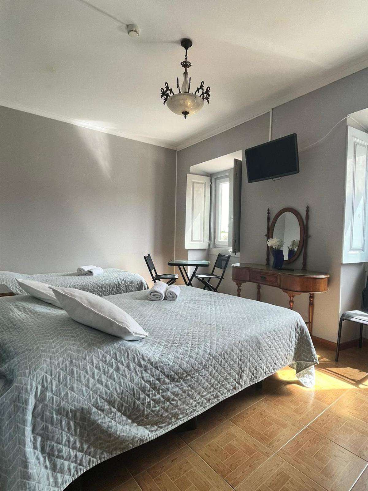 Residencia Aviz Hotel Peniche Bagian luar foto