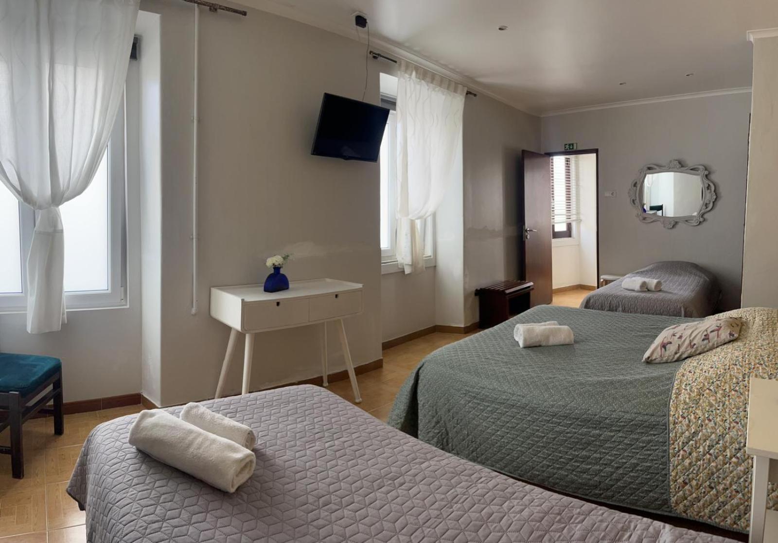 Residencia Aviz Hotel Peniche Bagian luar foto