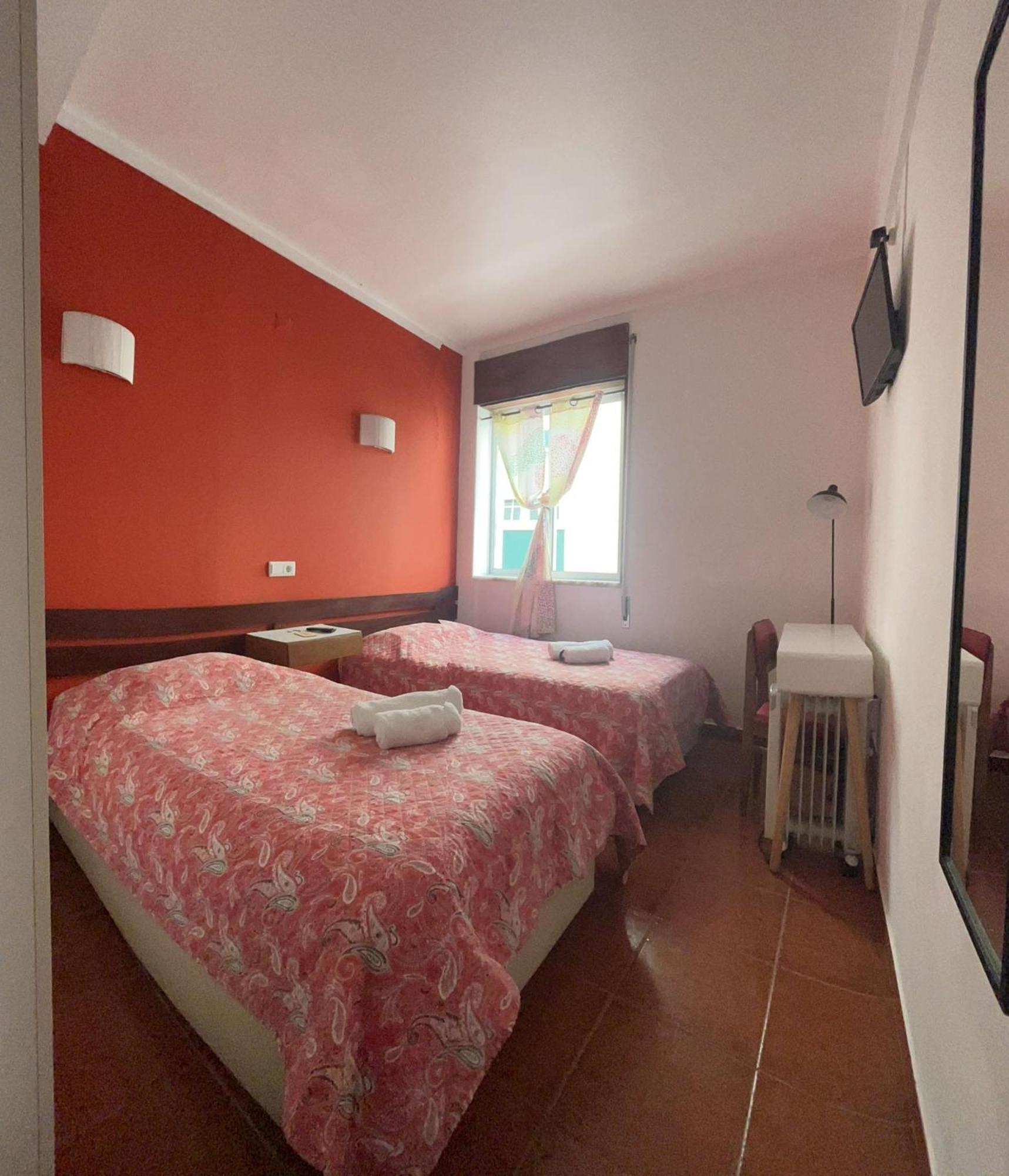 Residencia Aviz Hotel Peniche Ruang foto