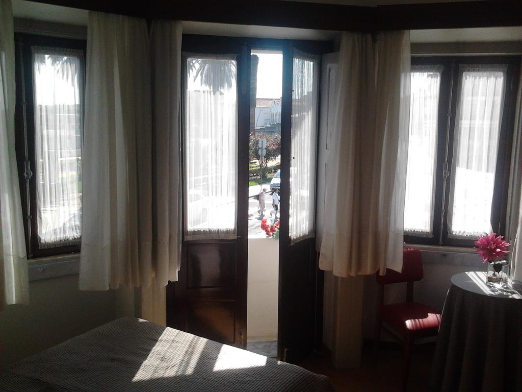 Residencia Aviz Hotel Peniche Bagian luar foto